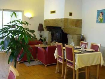 Hostellerie Des Enclos Guimiliau Exteriör bild