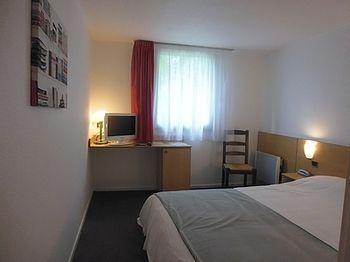 Hostellerie Des Enclos Guimiliau Exteriör bild