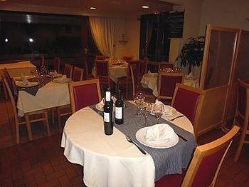 Hostellerie Des Enclos Guimiliau Exteriör bild