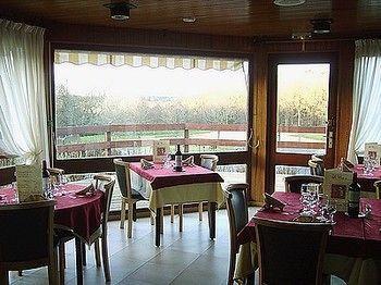 Hostellerie Des Enclos Guimiliau Exteriör bild