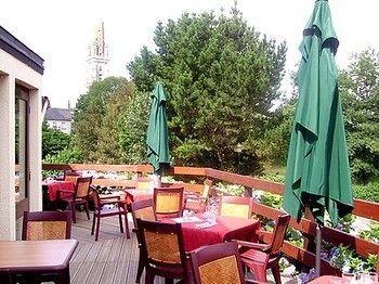Hostellerie Des Enclos Guimiliau Exteriör bild